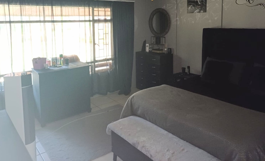 3 Bedroom Property for Sale in Zoutpansdrift North West